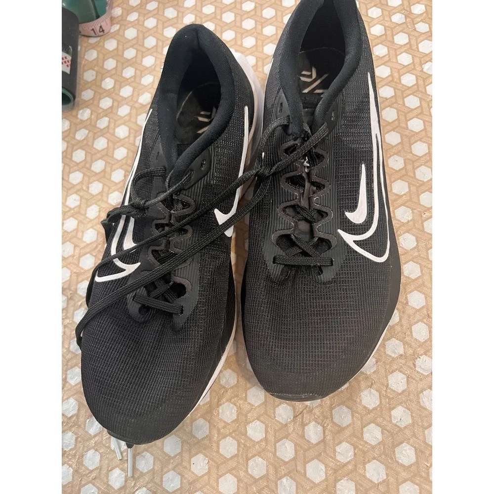 Mens Size 9.5 Nike Zoom Fly 5 Black White Shoes DM8974-001